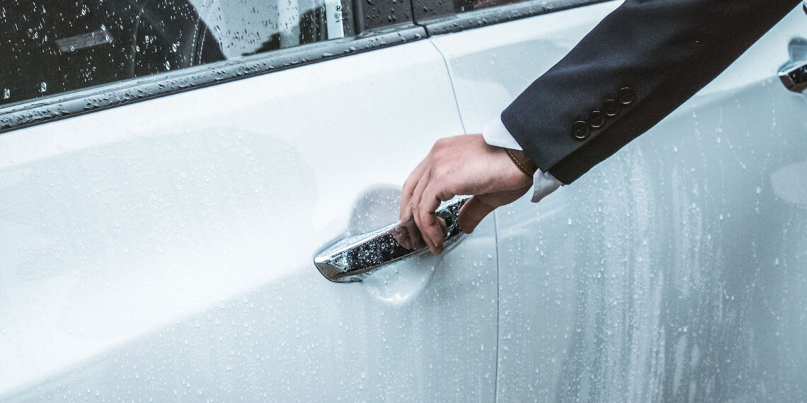 Westfield police officer saves wedding day after limousine breaks down in pouring rain