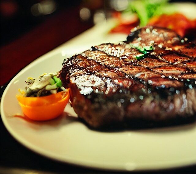 Officers told to ‘put their guns in car’ in order to have lunch at Texas Roadhouse – Law Officer