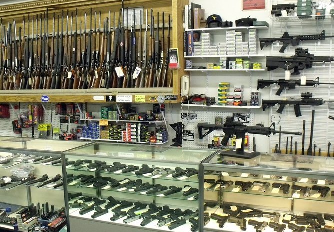 Biden administration revokes hundreds of gun licenses from dealers – Law Officer