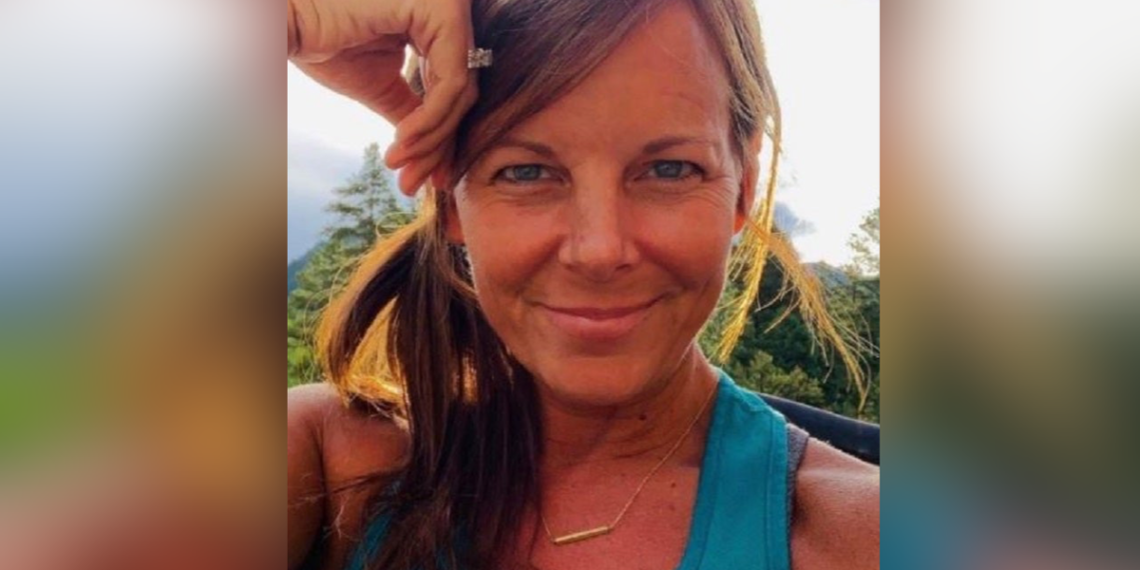 Suzanne Morphew seen smiling in a picture