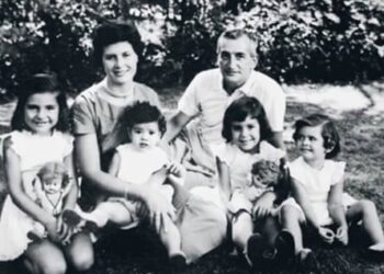 Héctor Oesterheld, who was disappeared by Argentina’s military regime, and his family.