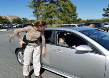 Benefits of Passenger Side Approaches on Traffic Stops – Law Officer