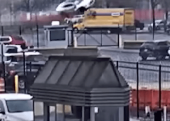 Speeding car goes airborne, explodes at US-Canada border – Law Officer