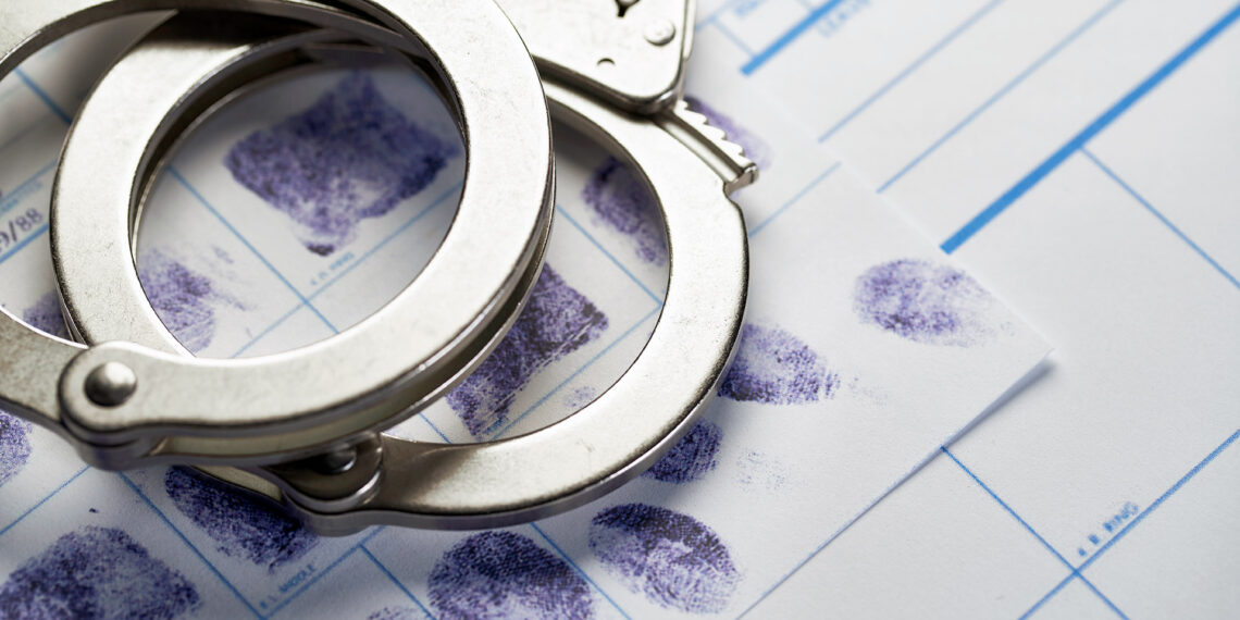 Tampa man wearing Buccaneers jersey arrested for impersonating police officer on I-75