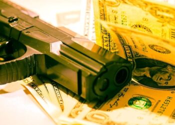 Homeless man takes down robber with expert jiu jitsu skills – Law Officer