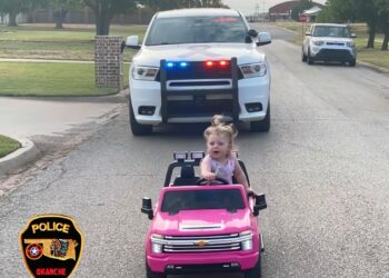 Toddler “speedster" pulled over by Florida police