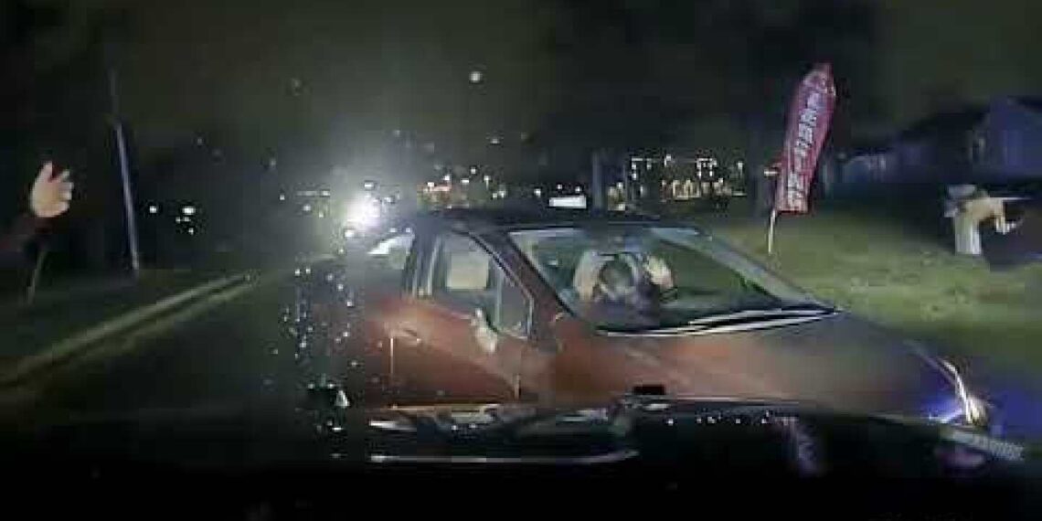 Suspect driver rams Ohio cruisers, leads officers on pursuit