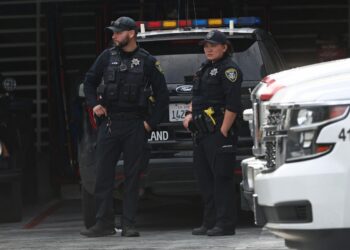 Oakland PD officer shot, killed