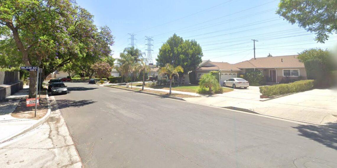 los angeles neighborhood burglary attempt