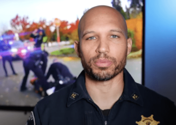 This ‘sword foot pursuit’ is awesome… – Law Officer