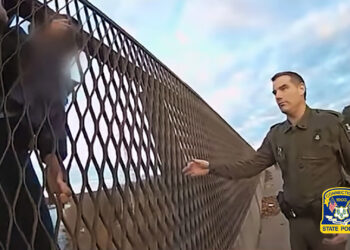 Connecticut State Police troopers praised for daring bridge rescue