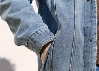 Heavy load in pocket (and other factors) did not justify frisk