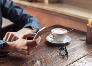 Police caution iPhone users over NameDrop feature security concerns
