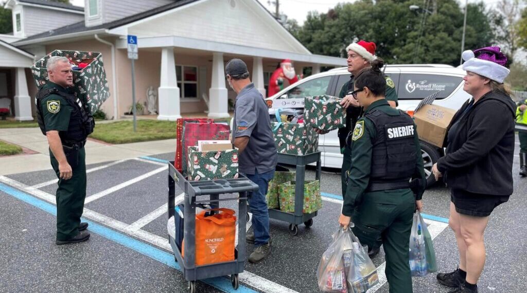 Deputies’ Seasonal Deeds Fulfill Special Needs – Law Officer