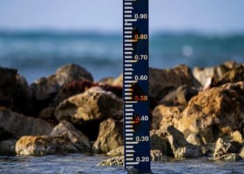 A water meter indicates the sea level near Lac Cai in the south-east of Bonaire.