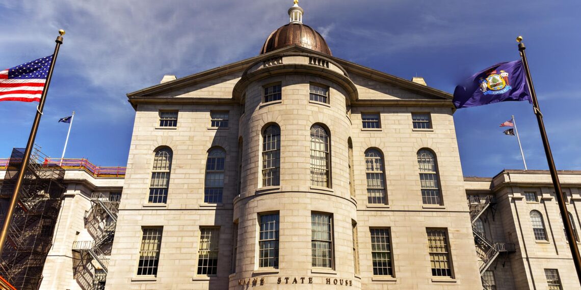 Maine law mandates opioid overdose reversal drug for on-duty police officers