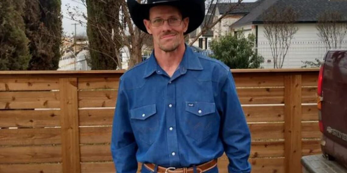 Scotty Jackson poses for picture