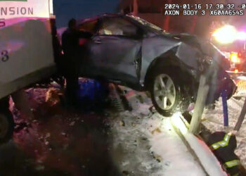 Boulder first responders save mother and child after SUV crash