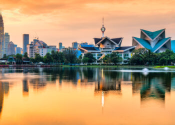 Malaysia: A director can also be considered a workman for the purpose of filing a claim for dismissal without just cause or excuse