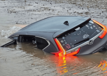 Indiana woman rescued from floodwaters by off-duty deputy – Law Officer