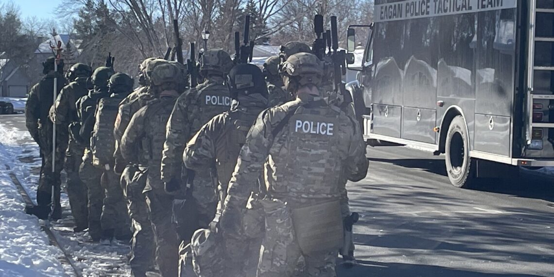 2 Minn. police officers, 1 medic killed during domestic call