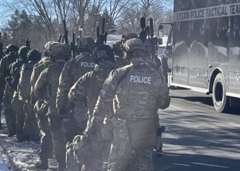 2 Minn. police officers, 1 medic killed during domestic call