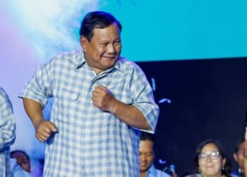 Controversial former general Prabowo Subianto claims victory in Indonesia election – video