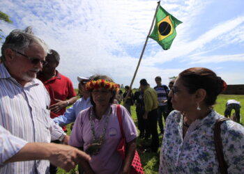 Image 1. Indigenous Representatives Speaking with Local Leaders in Brazil. Source Flickr.