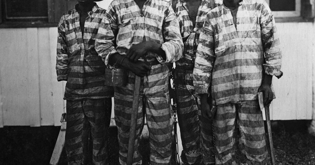 Convicts being forced to work under a convict leasing program in Florida. Source: Yahoo Images