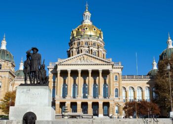 Bill to increase penalties for assault on law enforcement advances in Iowa