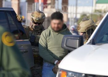 Customs and Border Protection (CPB) in Texas with the wanted fugitive