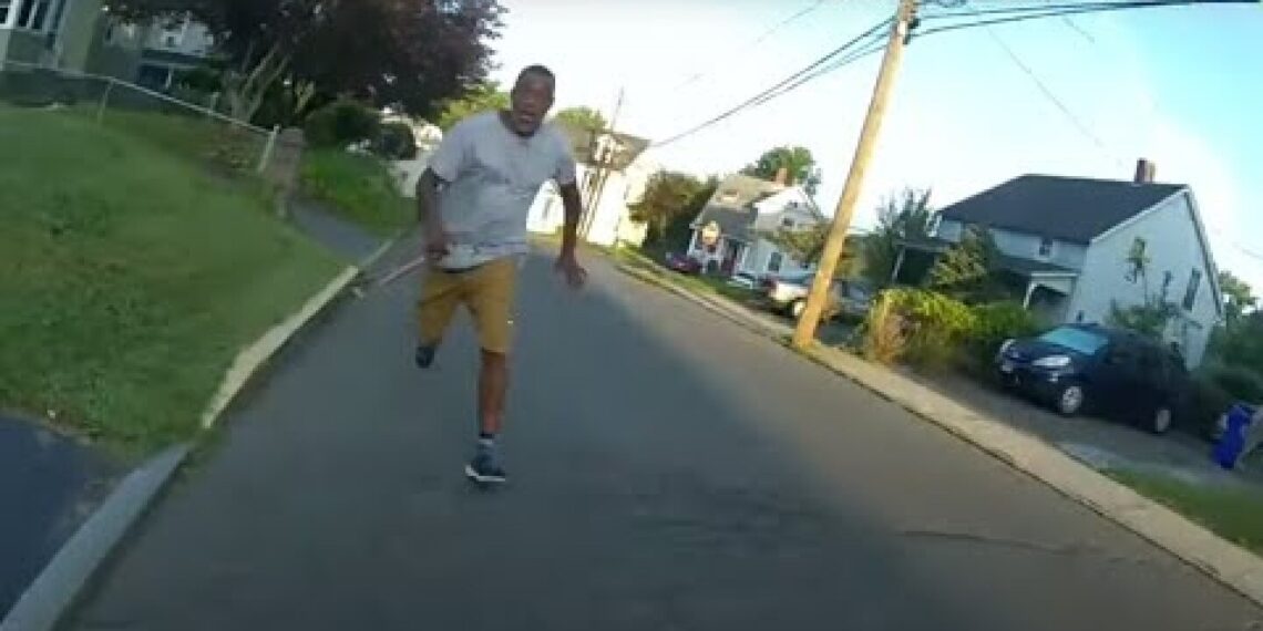 Conn. officer attacked by hammer-wielding man receives national recognition for her courage