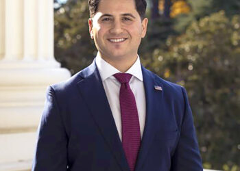 California lawmaker proposes bill requiring armed officers in K–12 schools