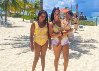 Chasity Nunez, 27, and her daughter Zella, 11