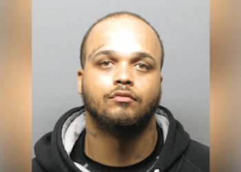 Defendant on trial for murder stabs defense attorney with pen, charges prosecutor in California courtroom – Law Officer