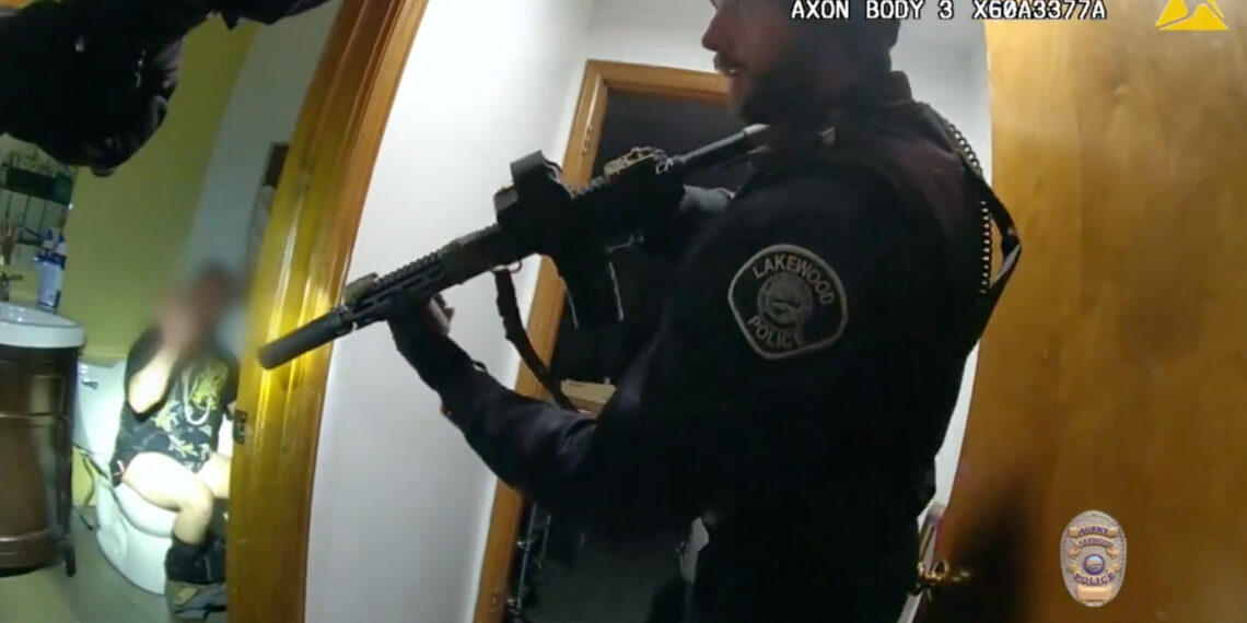 Caught with his pants down: Burglary suspect arrested while on toilet in Colorado