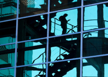 HONG KONG: UNAUTHORISED ABSENCE BY AN EMPLOYEE MAY JUSTIFY A SUMMARY DISMISSAL