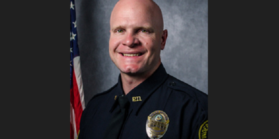 Mo. officer, court employee killed trying to serve eviction notice